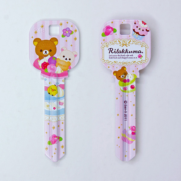 Rilakkuma Key-Shaped Keychain (Rilakkuma Cake)